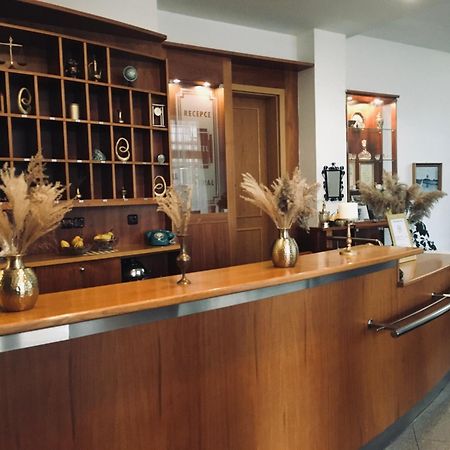Penzion Hotelu Central Dvůr Králové nad Labem Exteriör bild