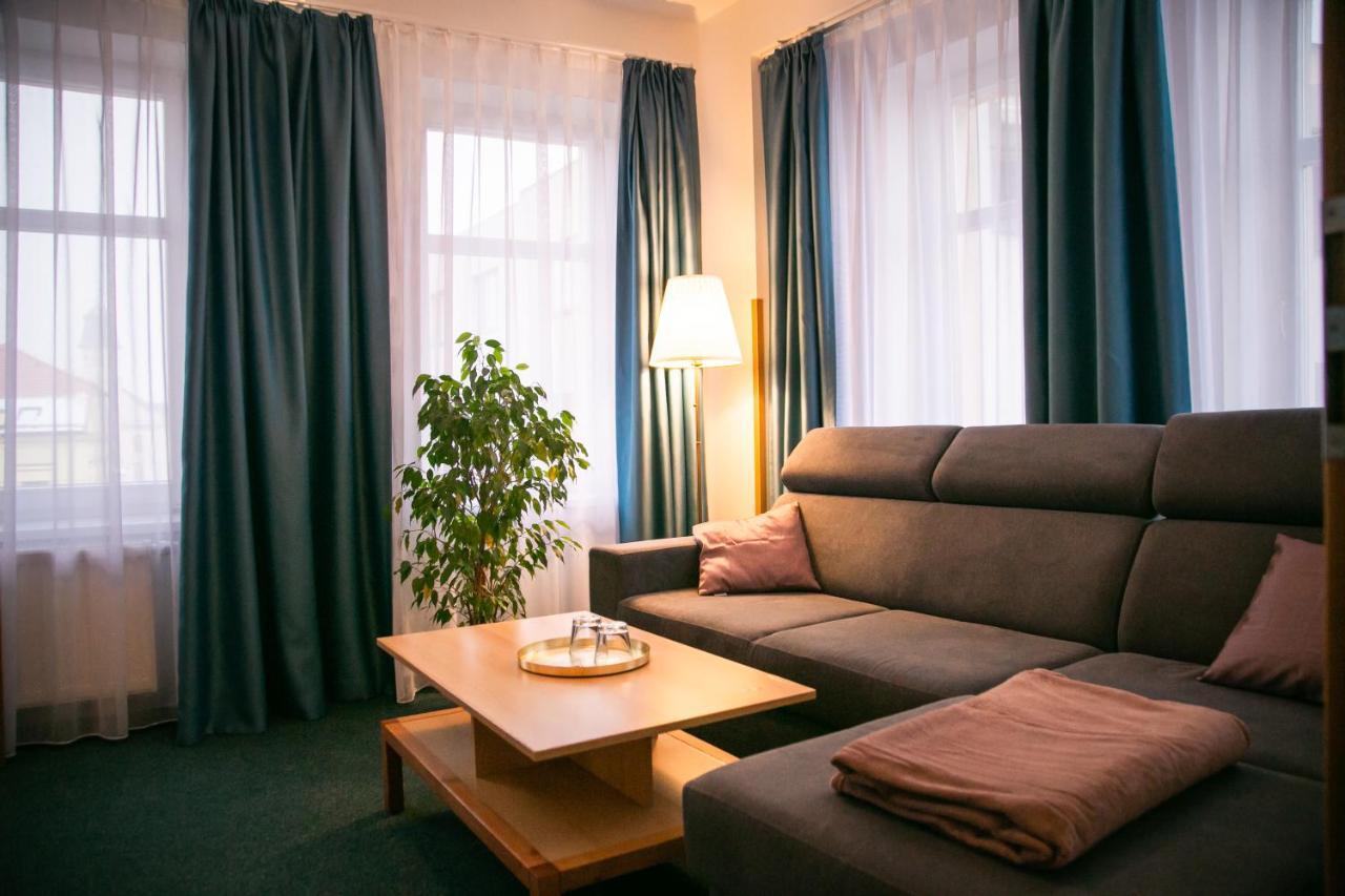 Penzion Hotelu Central Dvůr Králové nad Labem Exteriör bild