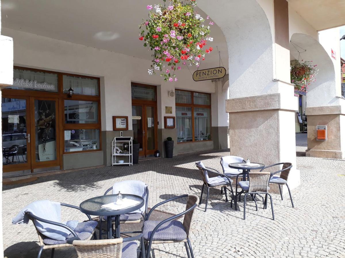 Penzion Hotelu Central Dvůr Králové nad Labem Exteriör bild