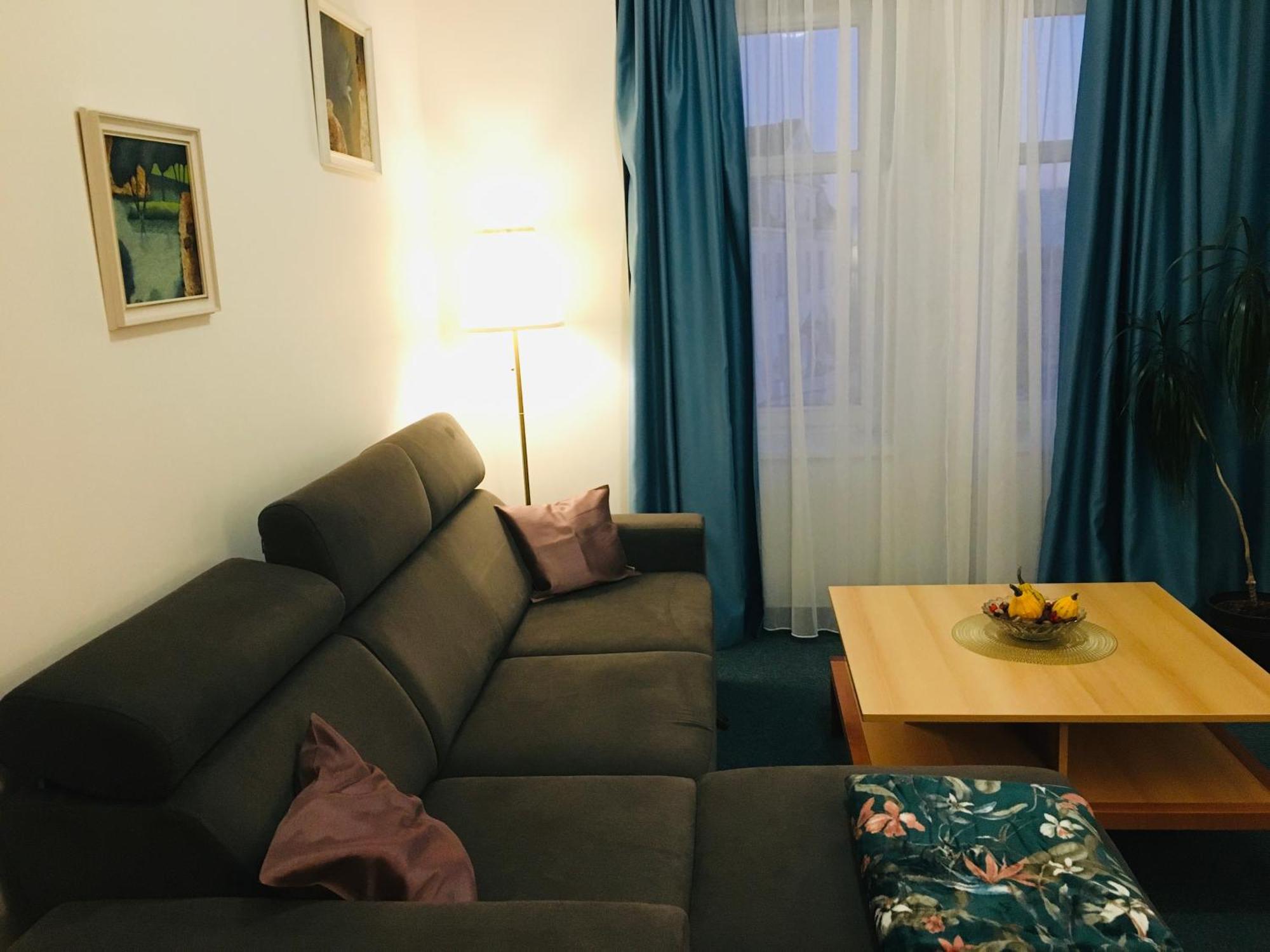 Penzion Hotelu Central Dvůr Králové nad Labem Exteriör bild