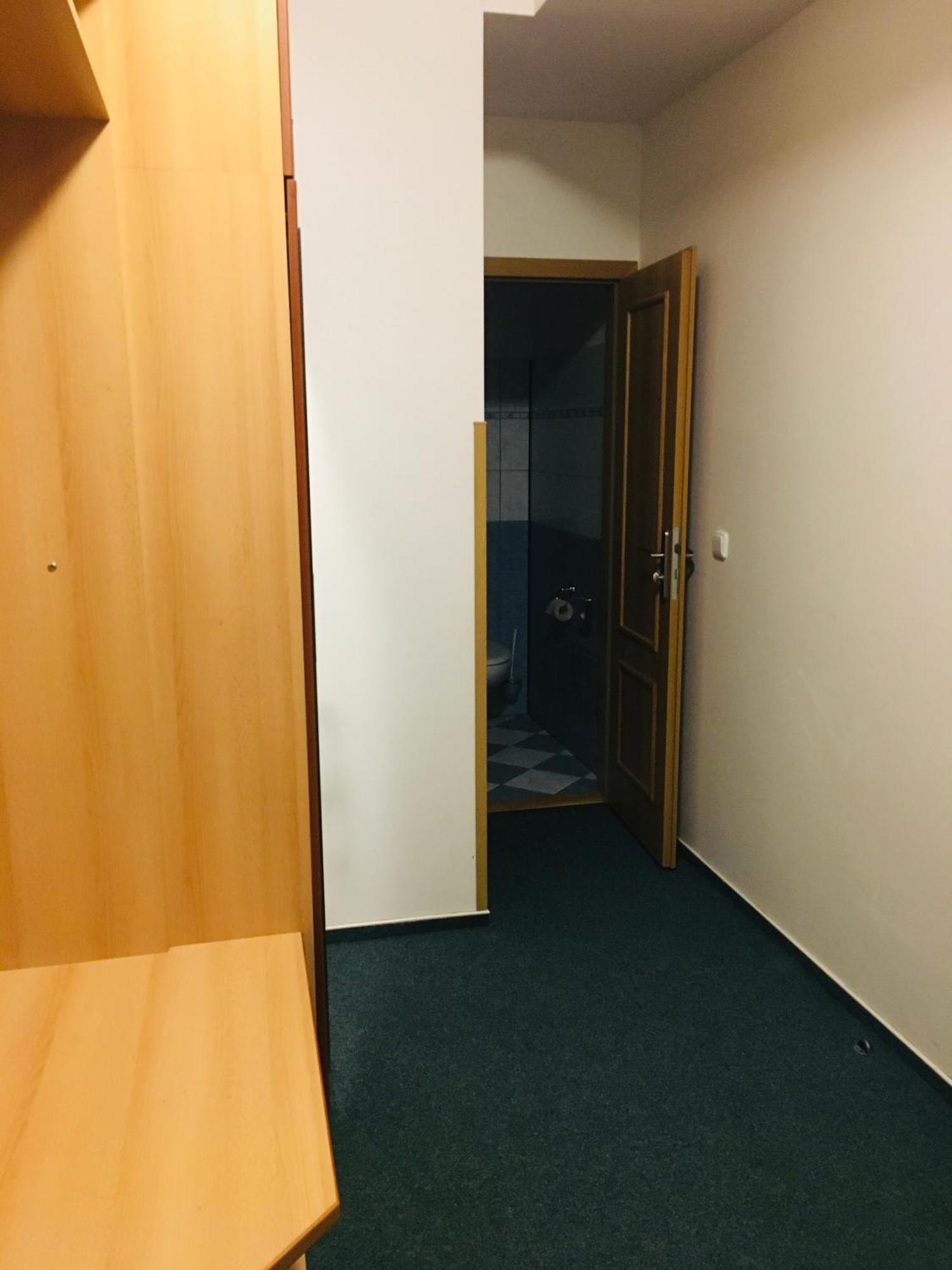 Penzion Hotelu Central Dvůr Králové nad Labem Exteriör bild
