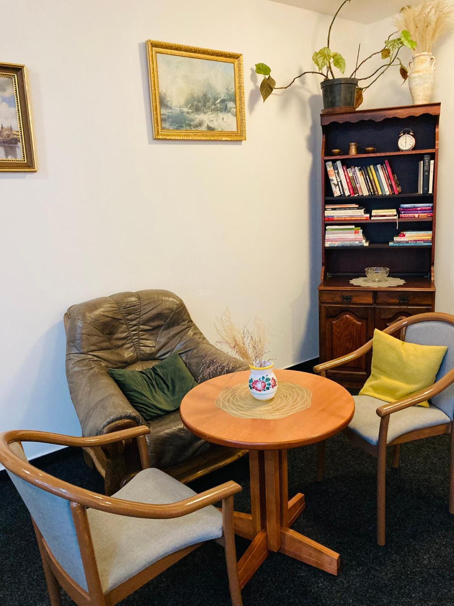 Penzion Hotelu Central Dvůr Králové nad Labem Exteriör bild