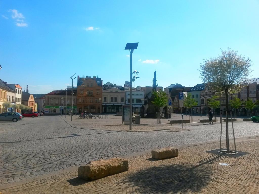 Penzion Hotelu Central Dvůr Králové nad Labem Exteriör bild