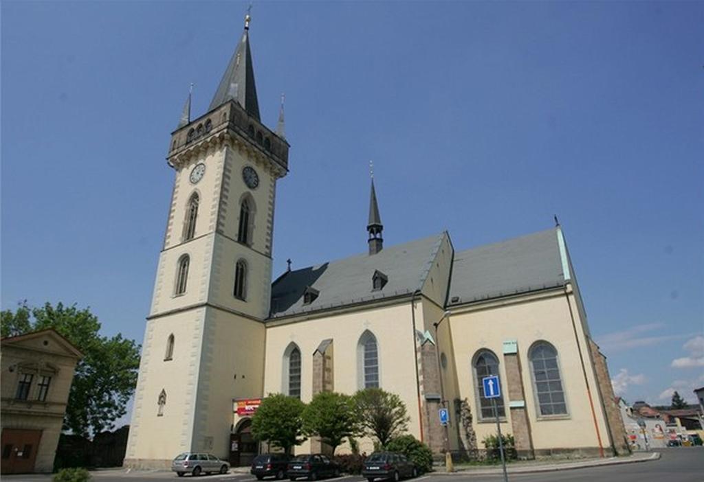 Penzion Hotelu Central Dvůr Králové nad Labem Exteriör bild