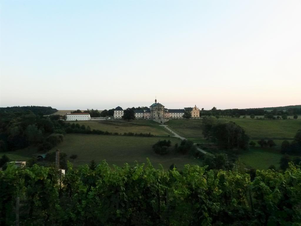 Penzion Hotelu Central Dvůr Králové nad Labem Exteriör bild